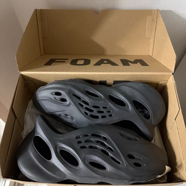 이지폼러너 | Adidas Yeezy Foam RNNR Onyx