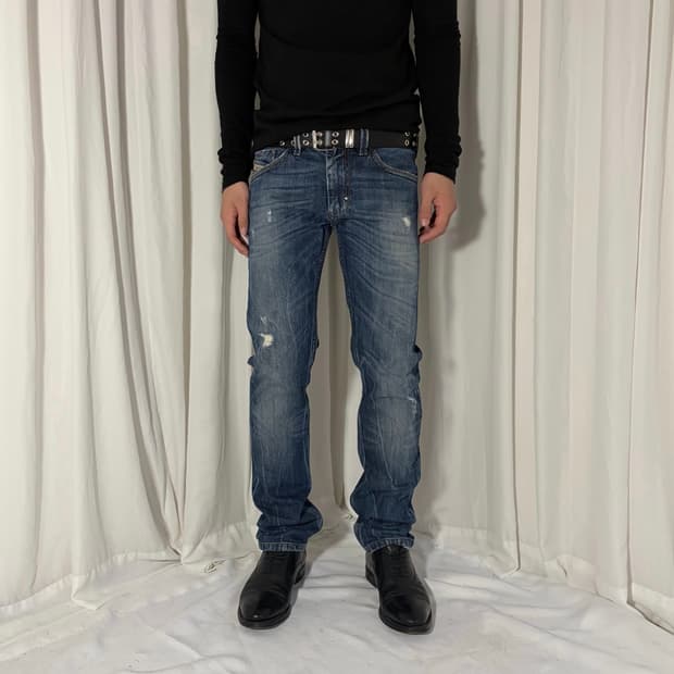 디젤 타나즈 008B9 슬림 스트레이트 데님