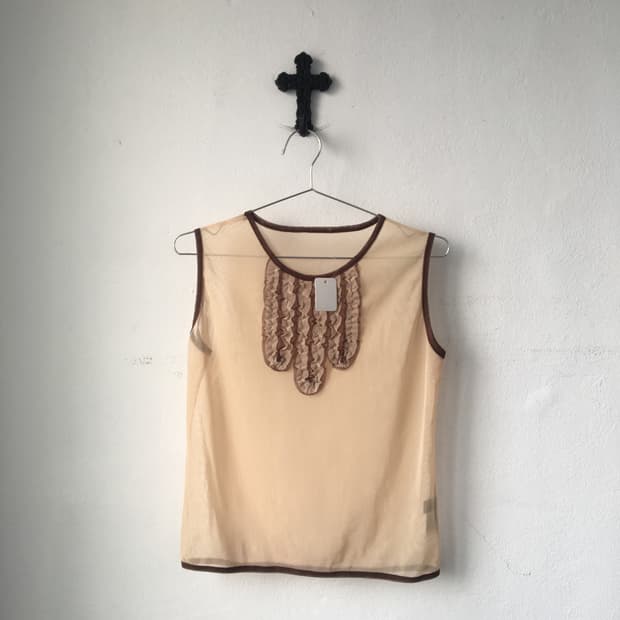 Frill point see through mesh sleeveless