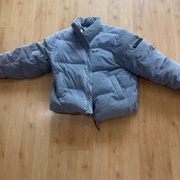 내셔널지오그래픽 패딩 팔아요 색감 이쁘고 따듯해여