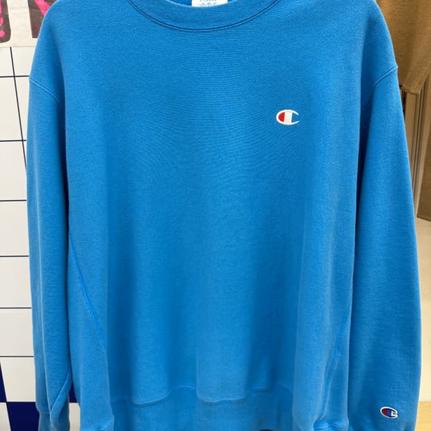 챔피온 블루 맨투맨