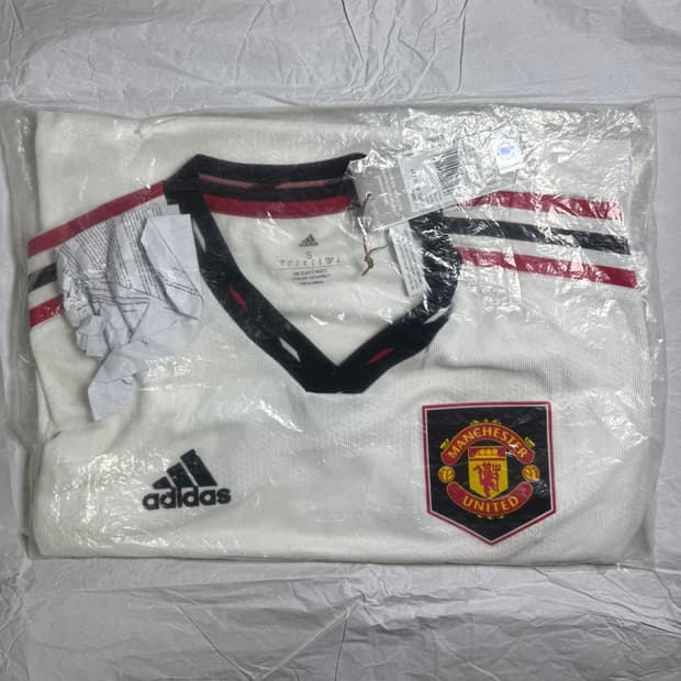 22-23 맨체스터 유나이티드 어웨이 어센틱 유니폼