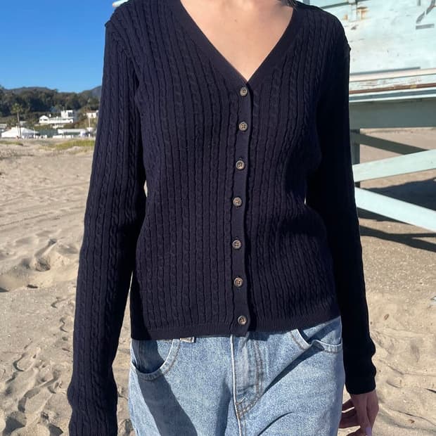 ZOE 조 브이넥 케이블 가디건 네이비