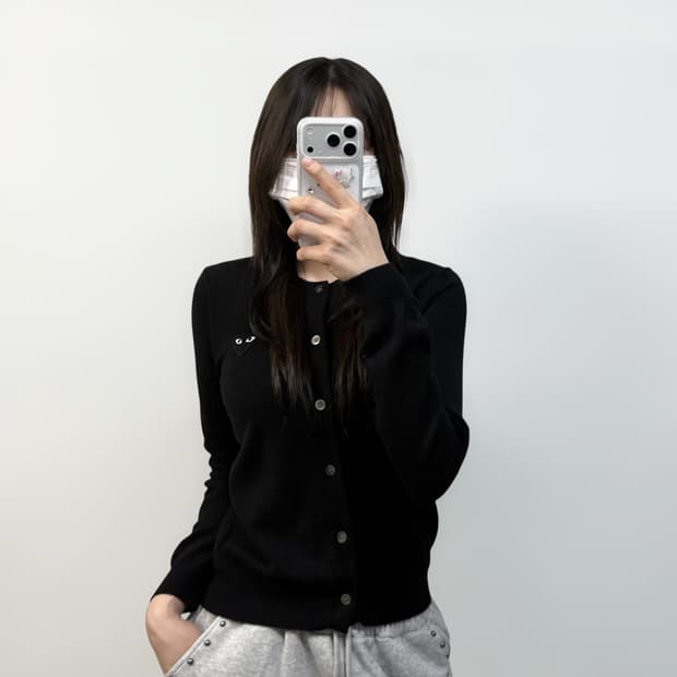 꼼데가르송 하트 블랙 와펜 라운드 가디건 블랙