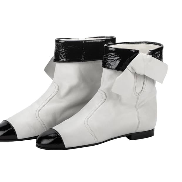 ✨ Chanel Vintage Two-Tone Ankle Boots ✨