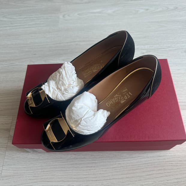 살바토레 페라가모 비바 펌프스 (Salvatore Ferragamo Vi