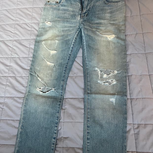 생로랑 디스트로이드 진