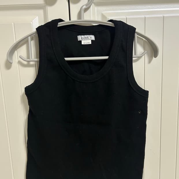 애옹쓰 eonts 블랙 슬리브리스 새제품