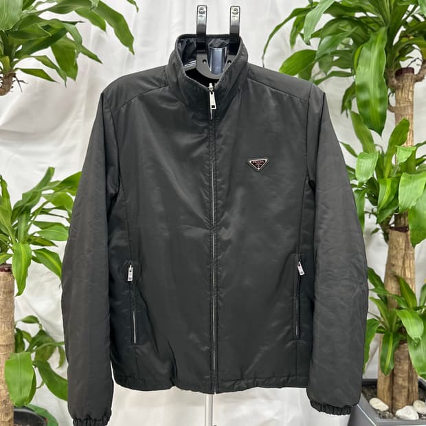 [정품] 프라다 삼각로고 리버서블 경량 패딩 자켓 52사이즈