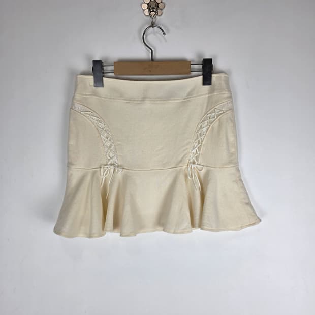 아일렛 플레어 미니스커트