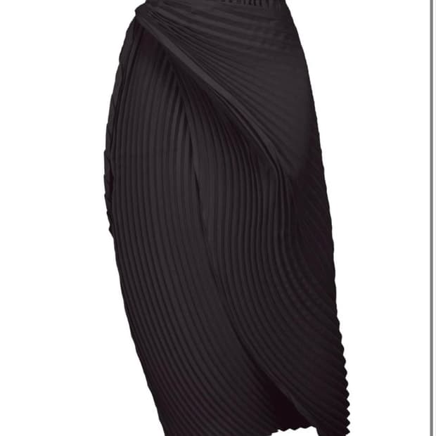 이세이미야케 WRAPPED PLEATS 스커트 미드나잇네이비 컬러 해
