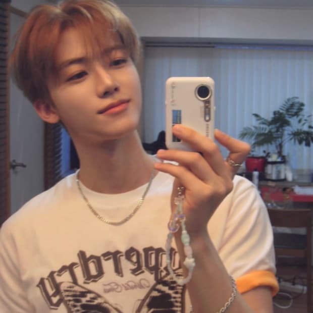 [NCT재민] 삼성 vluu i8 화이트