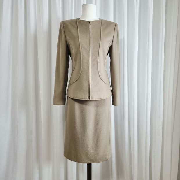 발렌티노 부띠끄 셋업 울100% (55-날씬66/실측확인) 상태최상