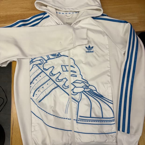 [100] 아디다스 슈퍼스타 자수 흰/파 후드집업