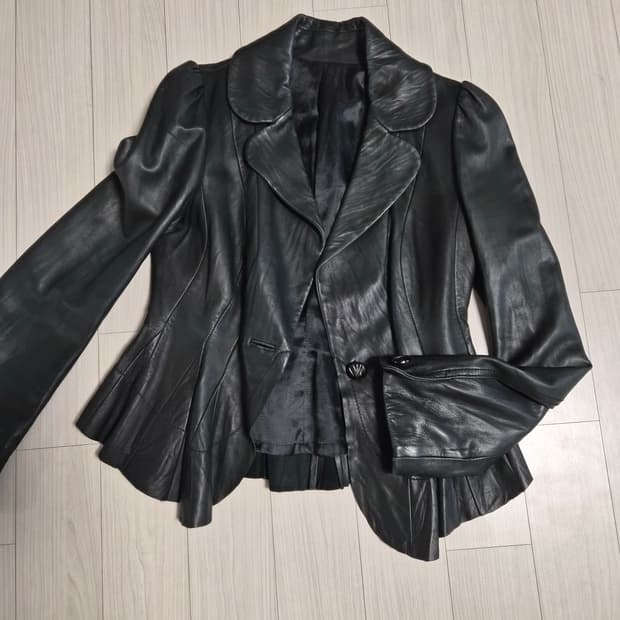 천연 양가죽 페플럼 슬림핏 자켓 (100% 리얼레더)