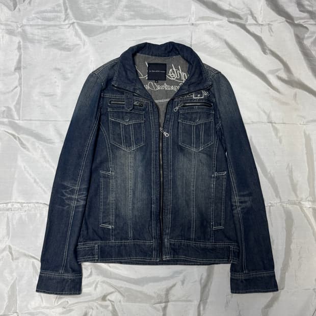 ”In the Attic“ Stitch denim jacket