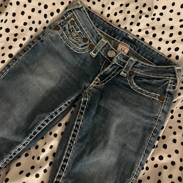 트루릴리전 조이 슈퍼 티 부츠컷 로우라이즈 데님 팬츠