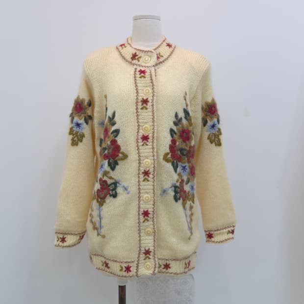 Aller a pieo 플라워 자수 울혼방 가디건