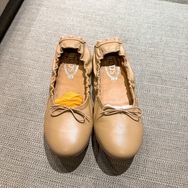 (정품/새상품) TOD'S 토즈 여성 베이지 발레리나 플랫 슈즈