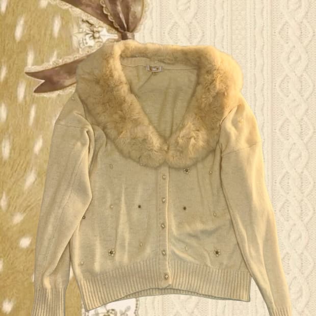 라떼 갸루 러블리 아이버리 퍼 탈부착 가디건