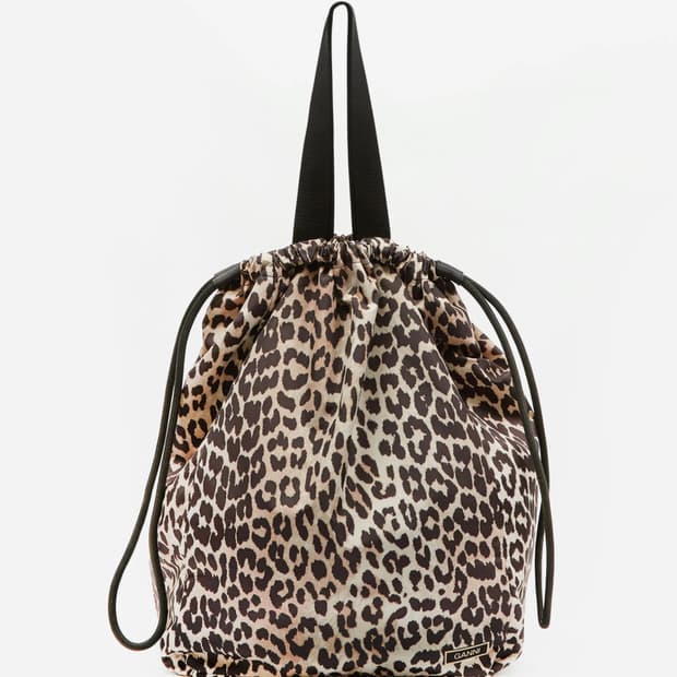 Ganni 가니 테크 패브릭 레오파드 토트 가방