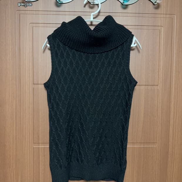 공겜여주 일본 빈티지 핀터깔 지뢰계 갸루 블랙 민소매 터틀넥 하이넥 니트