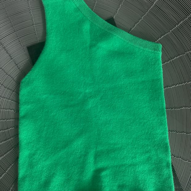 익스트림 캐시미어 원숄더 탑