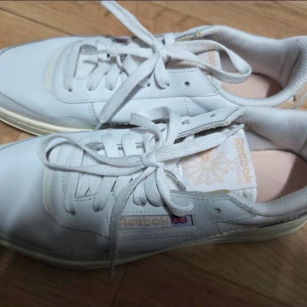 리복 코트 피크 베이지 260 팝니다