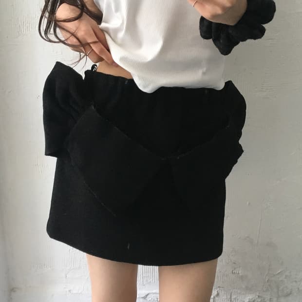 Miu Miu 미우미우 블랙 컬러 리본 로우라이즈 미니 스커트