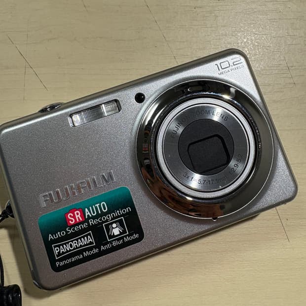 후지필름 파인픽스 j27 (레드벨벳 슬기 카메라)