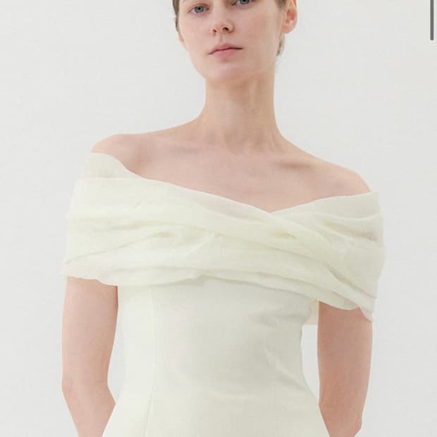 그레이스유 Dayana Off-shoulder Blouse (Cream)