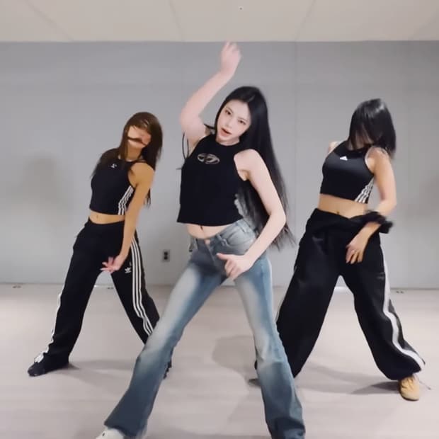 이안 착용 히프나틱 니클런 워싱 데님 부츠컷팬츠