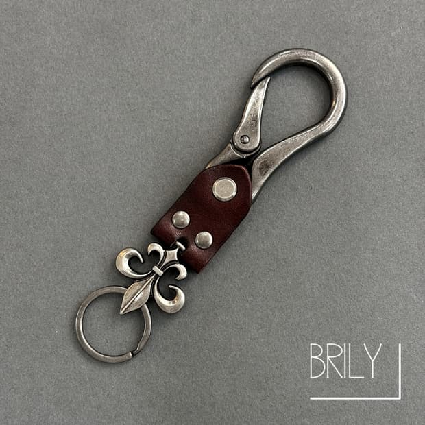 [Unisex] BUCK 크롬 디테일 후크 바지 키링 열쇠고리 브라운