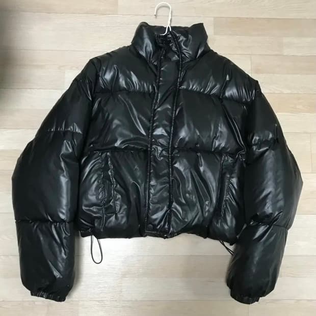 유광 숏패딩 블랙