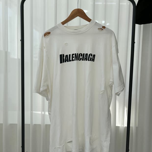 발렌시아가 로고 데미지 반팔 티셔츠 