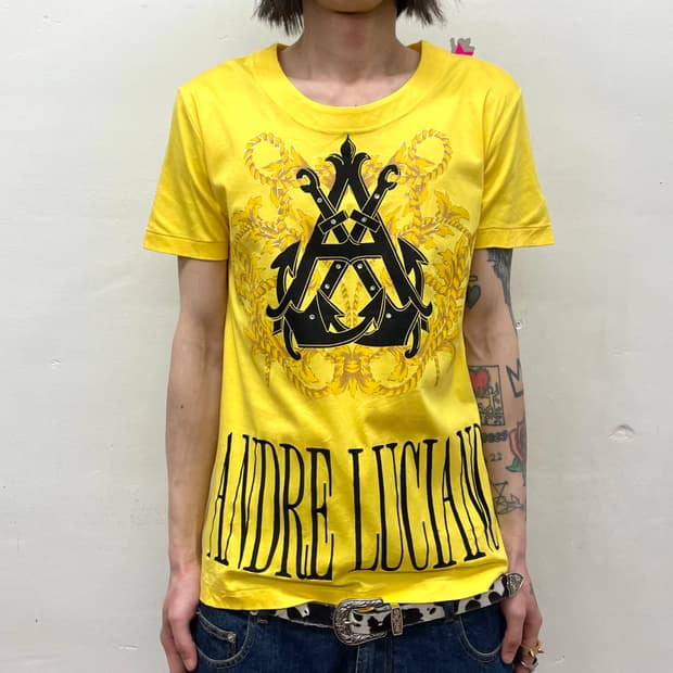 lettering knife cubic yellow T-shirt 