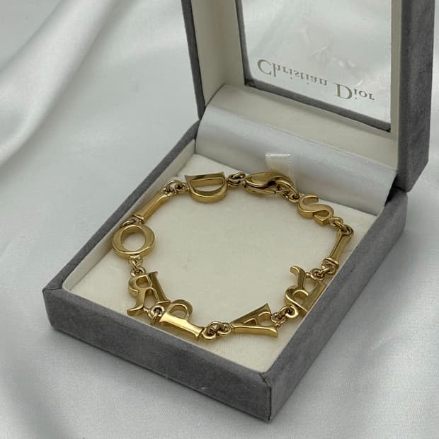 디올 파리스 이니셜 팔찌