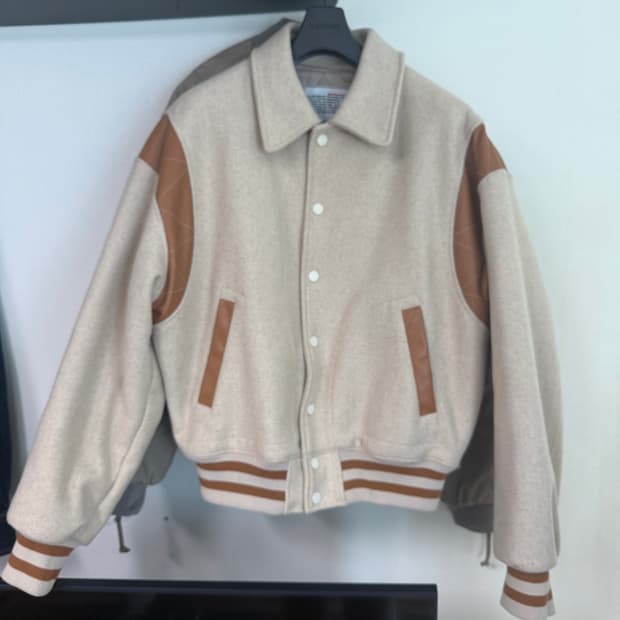 벌스데이수트 바시티 오트밀 L사이즈