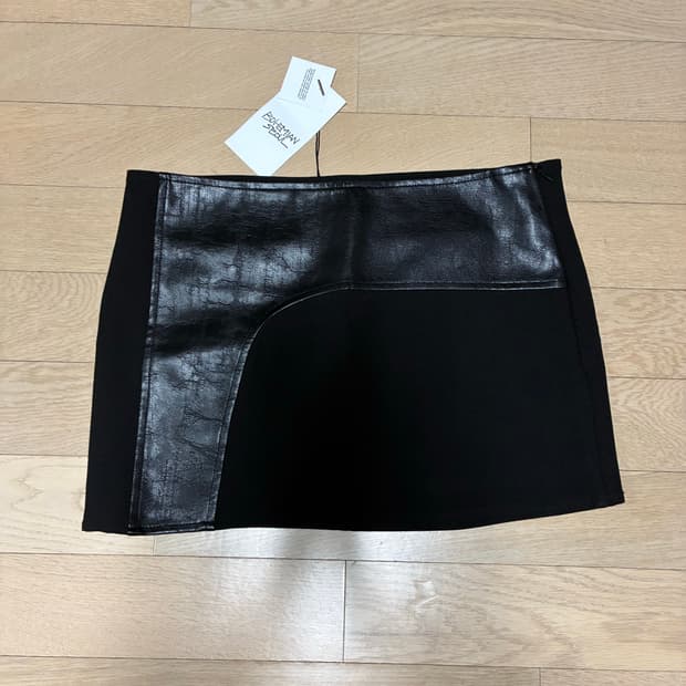 보헤미안서울 커브드 미니스커트 새상품