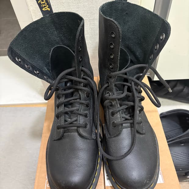 닥터마틴 1490 버지니아