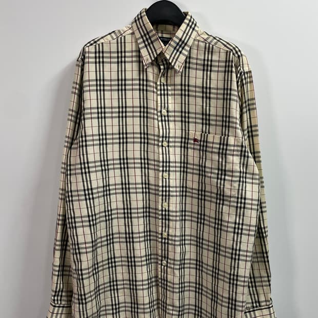 버버리 노바체크 긴팔 셔츠 (on.556)  