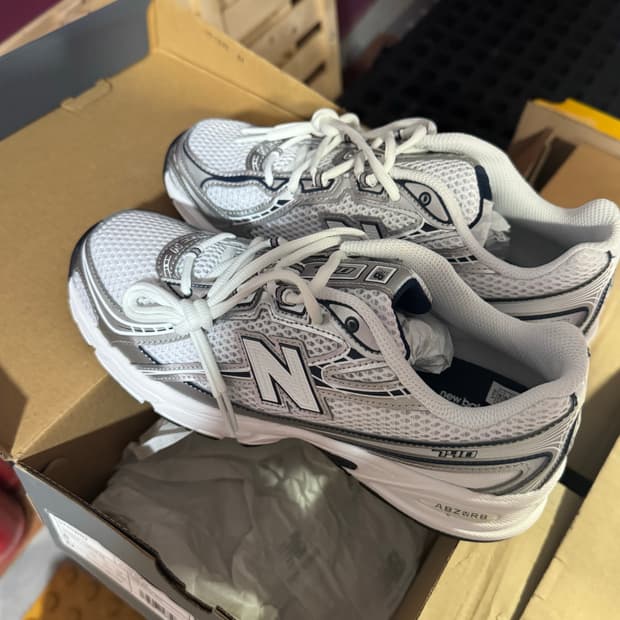 뉴발란스 운동화 740 메탈릭 네이비 260🧡