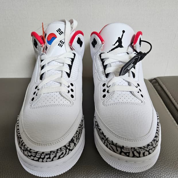 새상품 (W) 조던 3 서울 DC7310-100 260사이즈