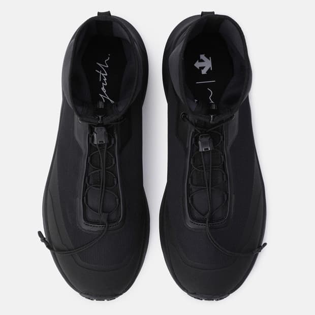 데상트 유스 시프트 트레일 블랙 판매합니다 