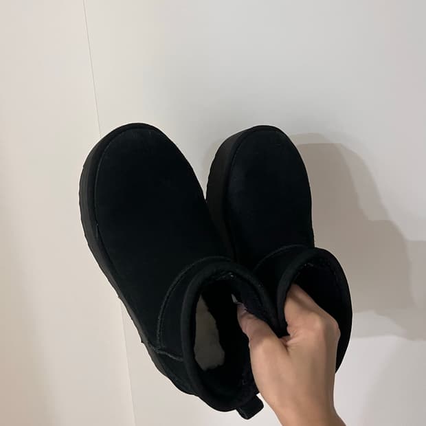 UGG 클래식 울트라 미니 플랫폼 부츠 블랙 (240) 미국어그
