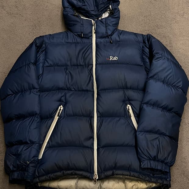 랩 뉴트리노 다운 패딩 처분 