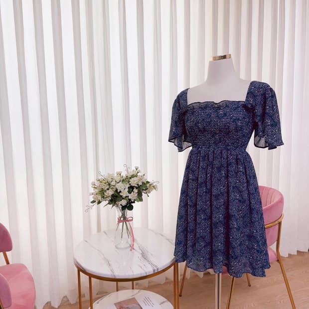 스퀘어넥 스모크 뒷리본 프릴 퍼프 원피스