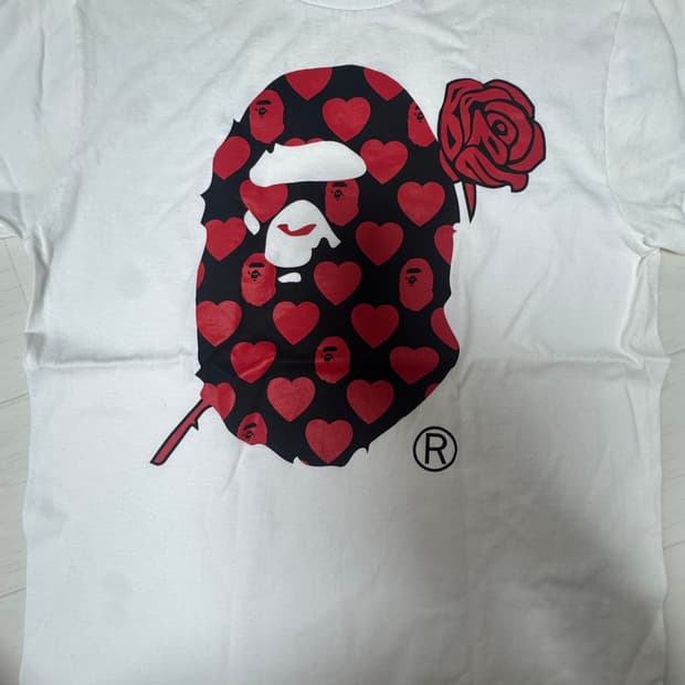 Bape 발렌타인 한정 티셔츠 L