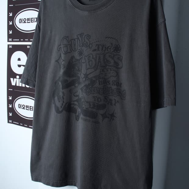 (L-2XL) 모즈모즈 반팔 티셔츠 피그먼트 고양이프린팅-H34574