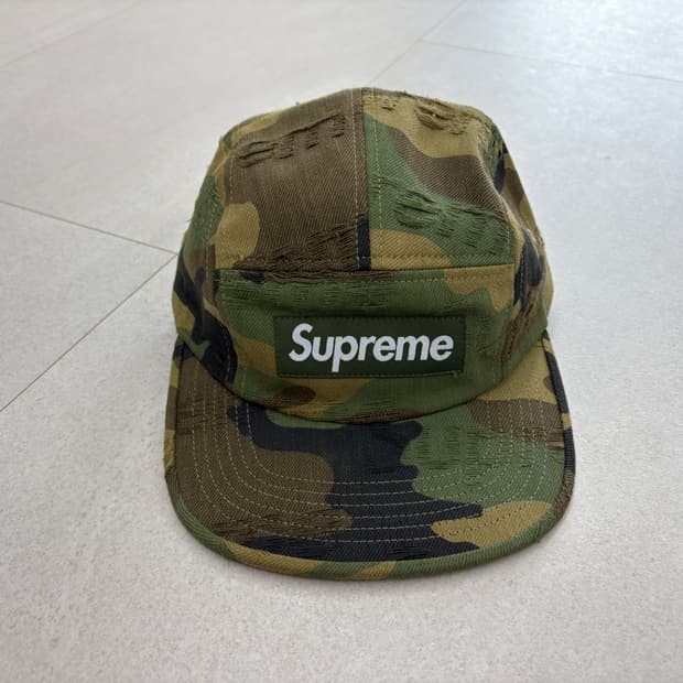 슈프림 자카드 로고 데님 캠프캡 우드랜드 카모 - 25FW